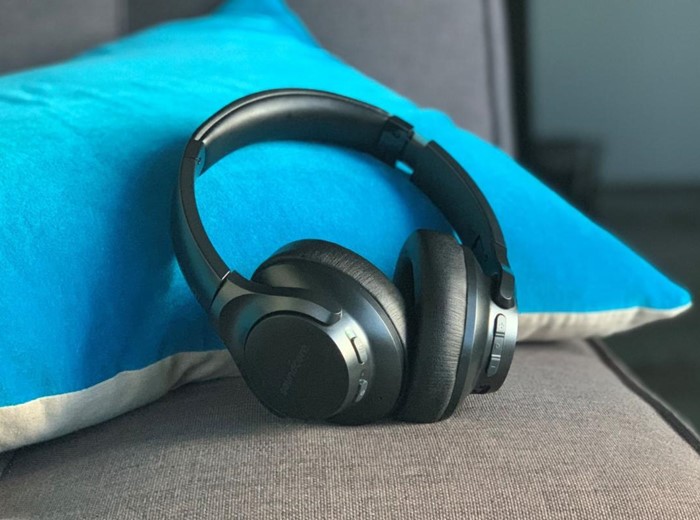 15 Affordable Best Noise Cancelling Headphones Under 200 to Buy in 2021